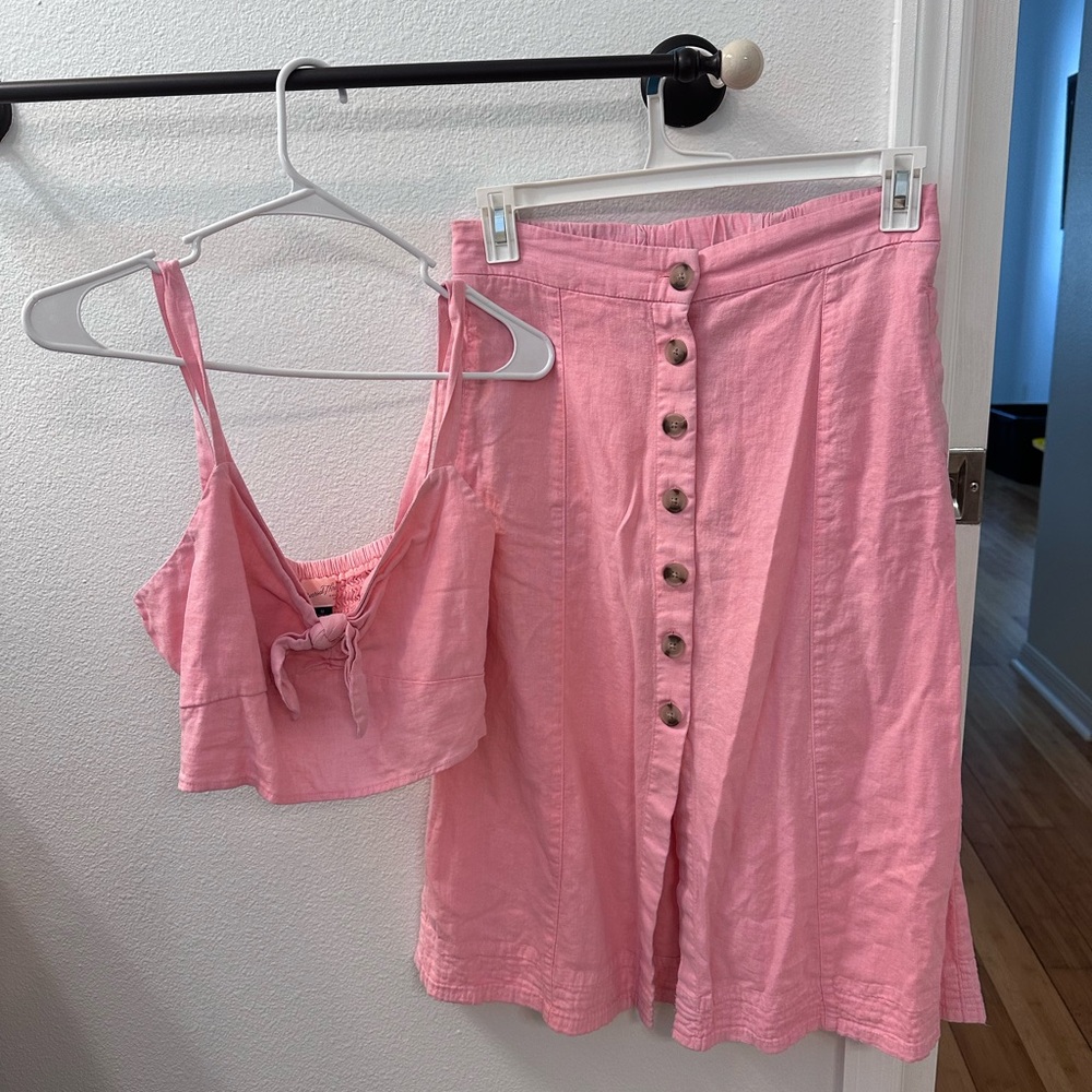 Skirt and crop top set . Pink . Size M
